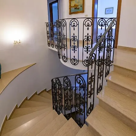 Holiday home Villino Liberty Nel Cuore Della Marsica Luco dei Marsi