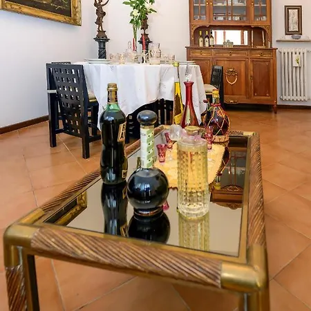 Villino Liberty Nel Cuore Della Marsica Vakantiehuis Luco ne' Marsi