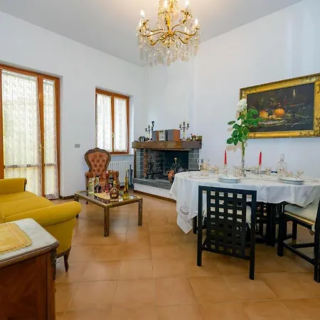 Holiday home Villino Liberty Nel Cuore Della Marsica Luco dei Marsi