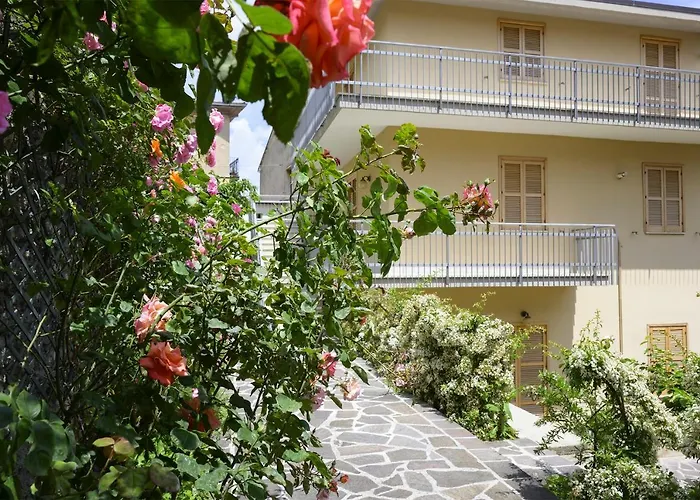 Villino Liberty Nel Cuore Della Marsica Tatil Evi Luco ne' Marsi