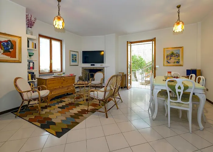 Villino Liberty Nel Cuore Della Marsica Tatil Evi Luco ne' Marsi