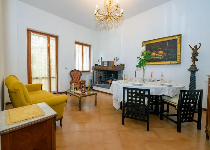 Villino Liberty Nel Cuore Della Marsica Tatil Evi Luco ne' Marsi